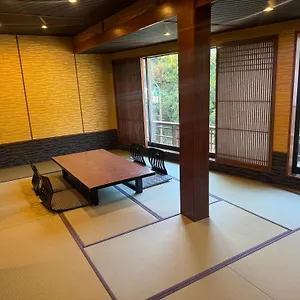 hakoneyumoto-onsen-yaeikan.hotelshakone.com/